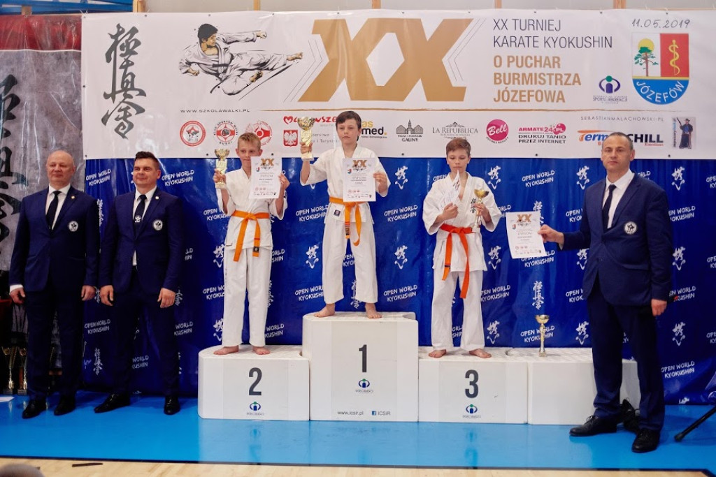 Karatecy z Niekłania Wielkiego z medalami w Józefowie [zdjęcia]