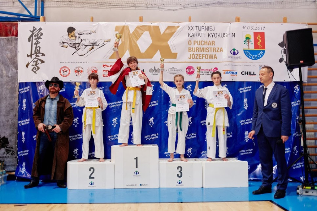 Karatecy z Niekłania Wielkiego z medalami w Józefowie [zdjęcia]