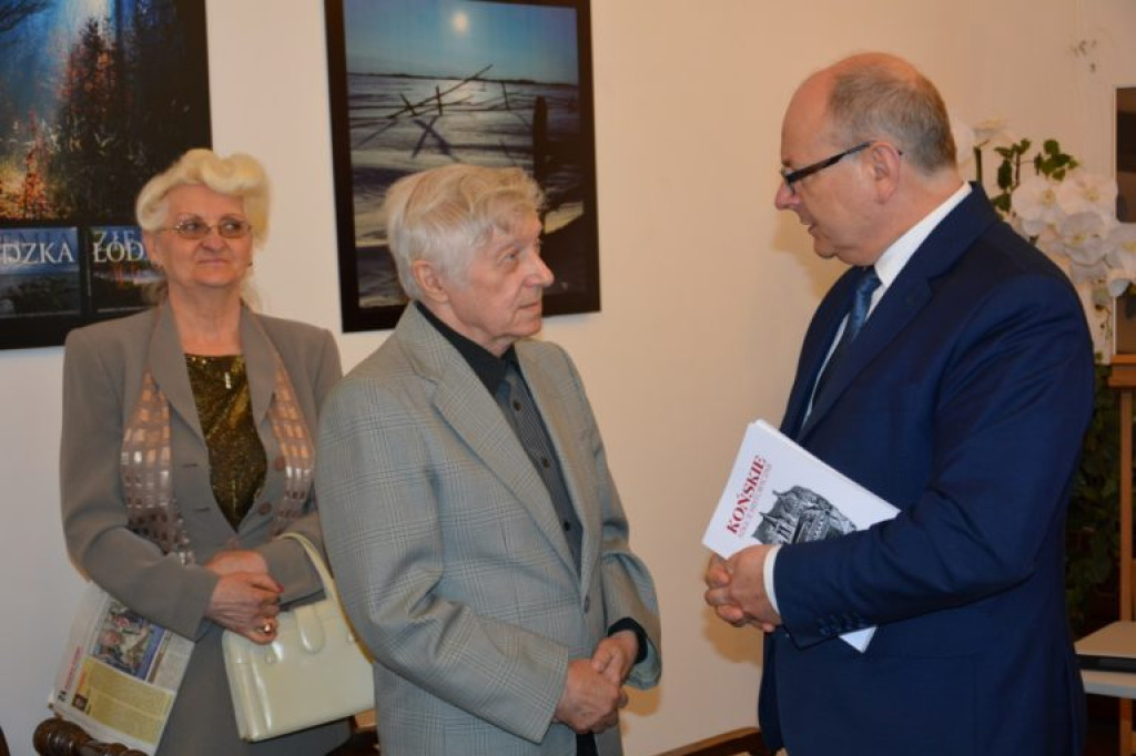 `Przeminęło w czasie` to nowa książka koneckiego wydawnictwa Arslibris [wideo, zdjęcia]