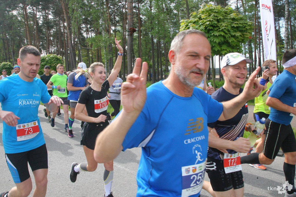 Ponad 230 osób na starcie XIV Cross Maratonu [zdjęcia]