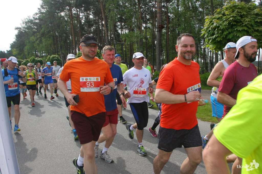 Ponad 230 osób na starcie XIV Cross Maratonu [zdjęcia]