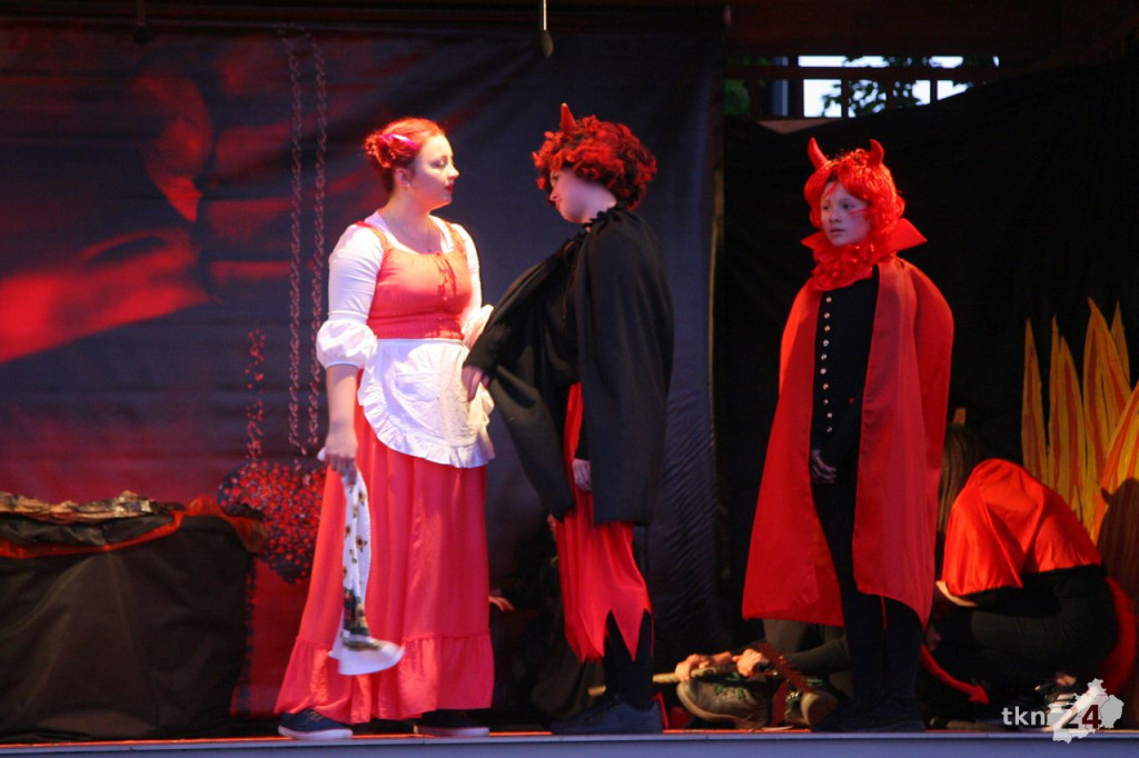Magiczny wieczór w Lipie. `Teatr pod Lipami` znów zachwycił! [fotorelacja]