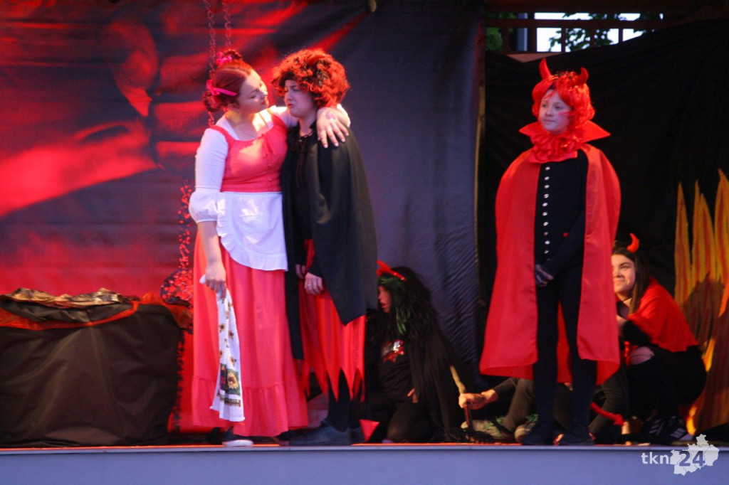 Magiczny wieczór w Lipie. `Teatr pod Lipami` znów zachwycił! [fotorelacja]