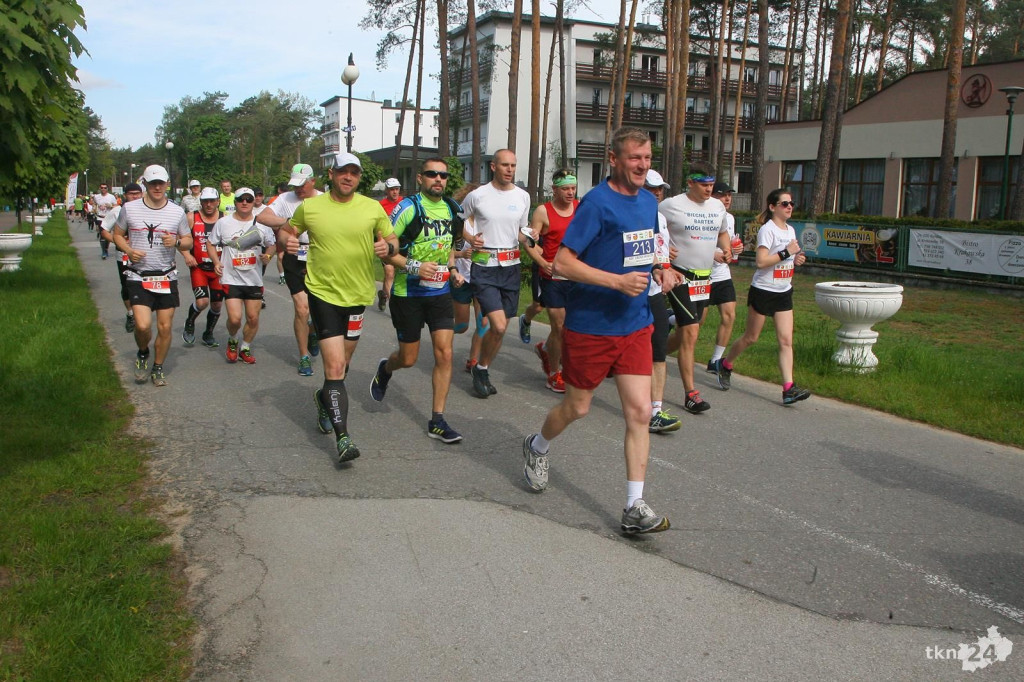 Ponad 230 osób na starcie XIV Cross Maratonu [zdjęcia]