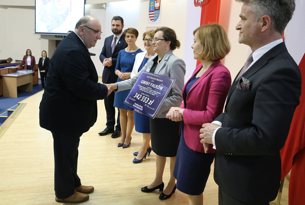 Miliony na drogi dla samorządów w powiecie koneckim! [zdjęcia]