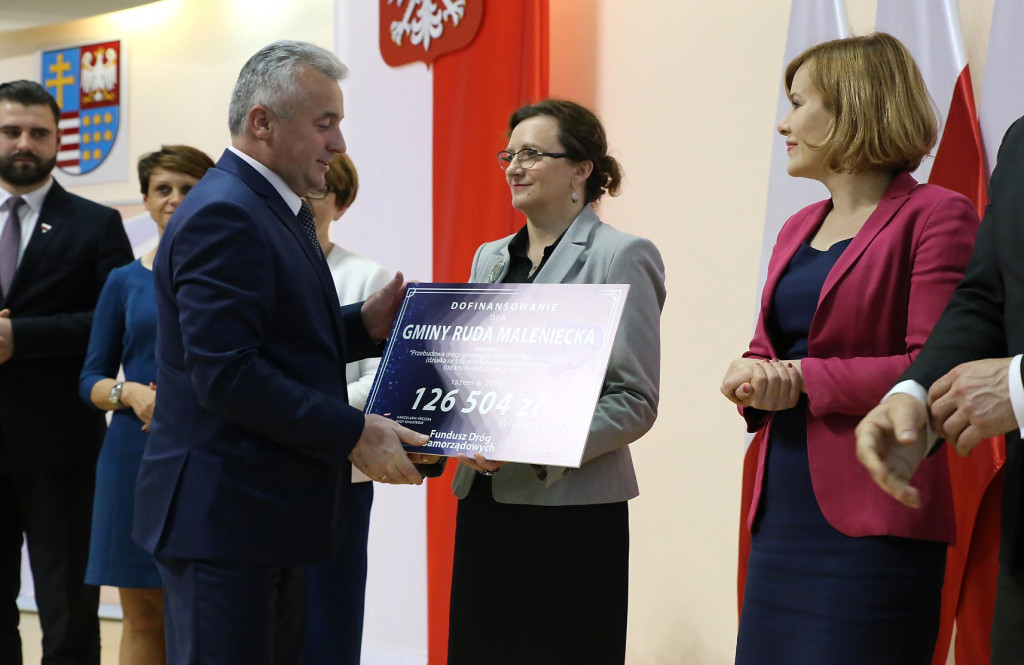 Miliony na drogi dla samorządów w powiecie koneckim! [zdjęcia]