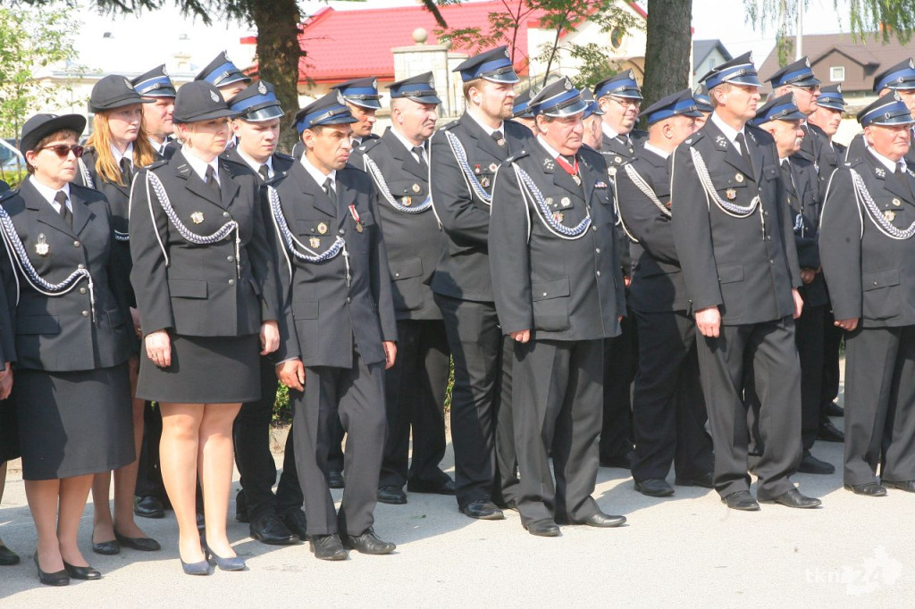 Strażackie Święto w Bedlnie. OSP Sworzyce otrzymały sztandar [wideo, zdjęcia]