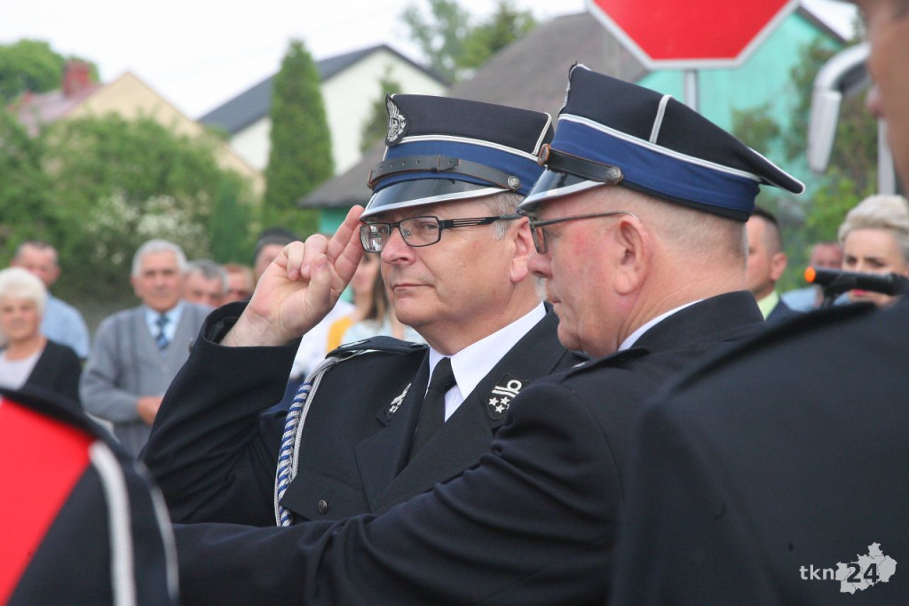 Strażackie Święto w Bedlnie. OSP Sworzyce otrzymały sztandar [wideo, zdjęcia]