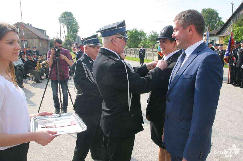 Strażackie Święto w Bedlnie. OSP Sworzyce otrzymały sztandar [wideo, zdjęcia]