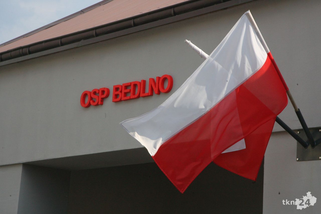 Strażackie Święto w Bedlnie. OSP Sworzyce otrzymały sztandar [wideo, zdjęcia]