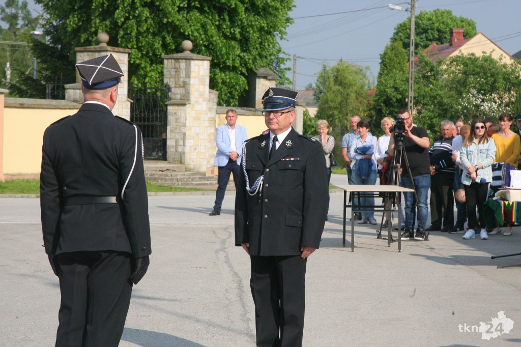 Strażackie Święto w Bedlnie. OSP Sworzyce otrzymały sztandar [wideo, zdjęcia]