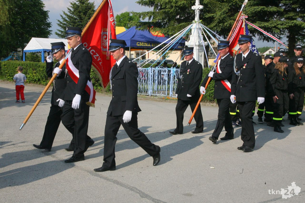 Strażackie Święto w Bedlnie. OSP Sworzyce otrzymały sztandar [wideo, zdjęcia]