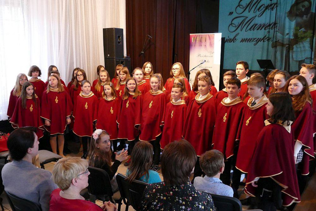 Szkoła Muzyczna dała świetny koncert na Dzień Matki [wideo, zdjęcia]