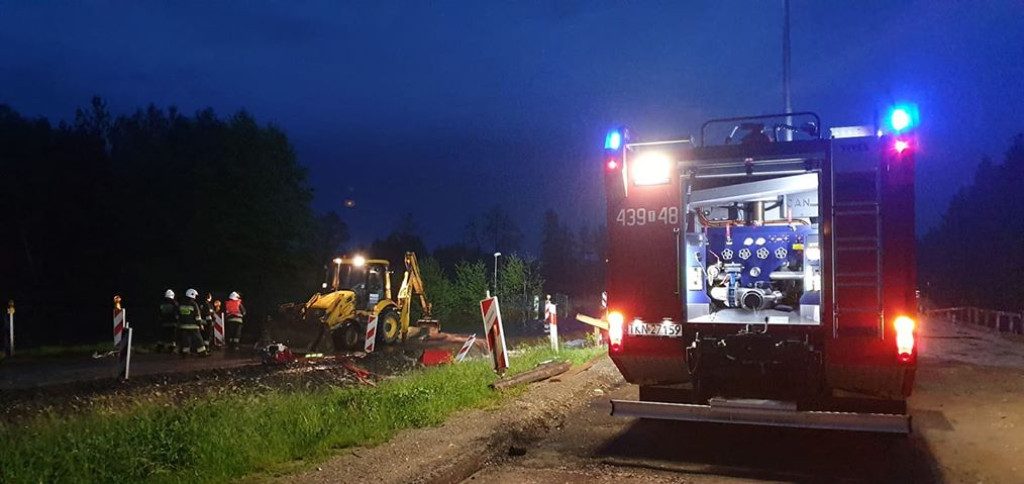 AKTUALIZACJA: Ulewa w gminie Radoszyce i drogowy kataklizm! [wideo, zdjęcia]