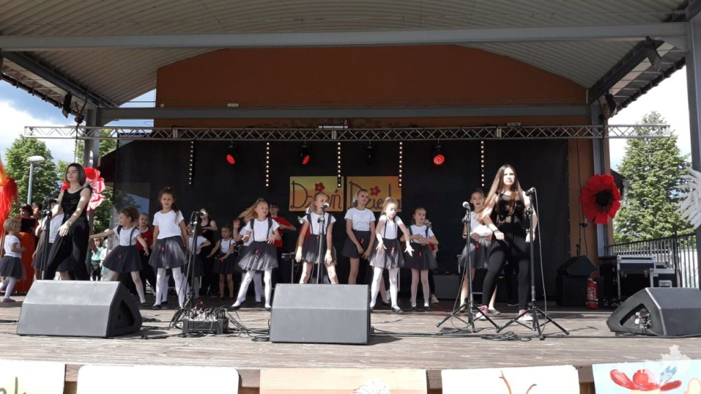 Mimo deszczu dobra zabawa na Dniu Dziecka w Stąporkowie [wideo, zdjęcia]