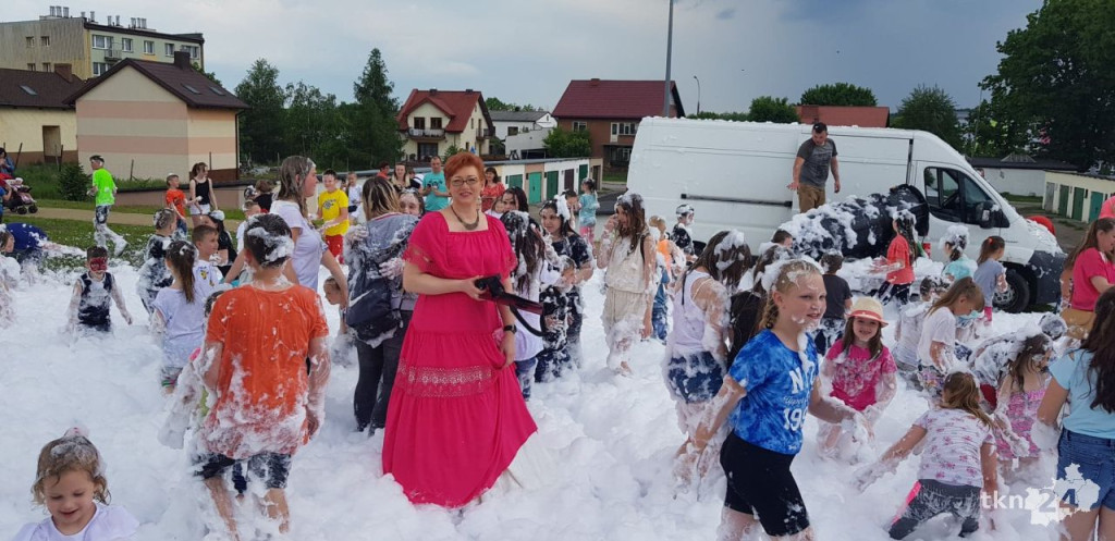 Mimo deszczu dobra zabawa na Dniu Dziecka w Stąporkowie [wideo, zdjęcia]