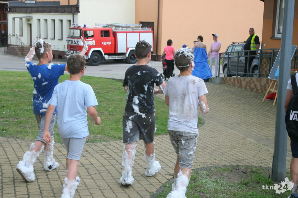 Mimo deszczu dobra zabawa na Dniu Dziecka w Stąporkowie [wideo, zdjęcia]