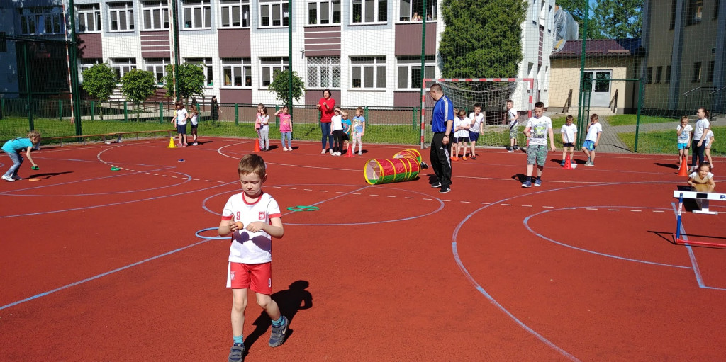 Zdrowy i sportowy dzień dziecka w Kazanowie [zdjęcia]