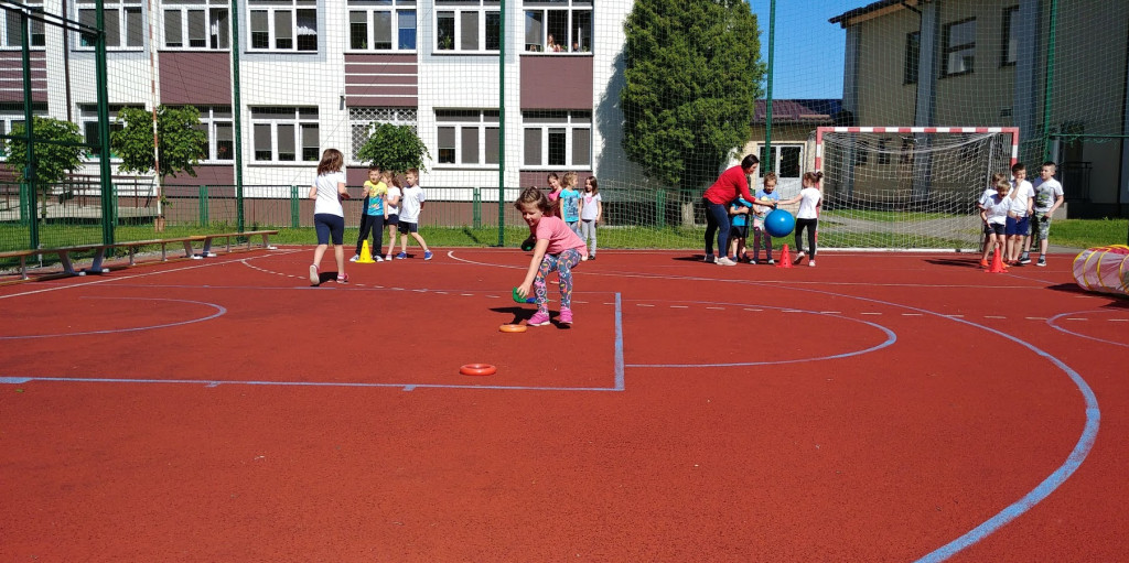 Zdrowy i sportowy dzień dziecka w Kazanowie [zdjęcia]
