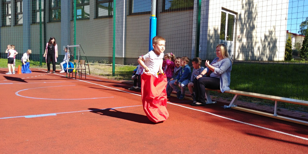 Zdrowy i sportowy dzień dziecka w Kazanowie [zdjęcia]
