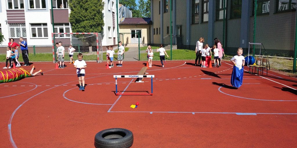 Zdrowy i sportowy dzień dziecka w Kazanowie [zdjęcia]