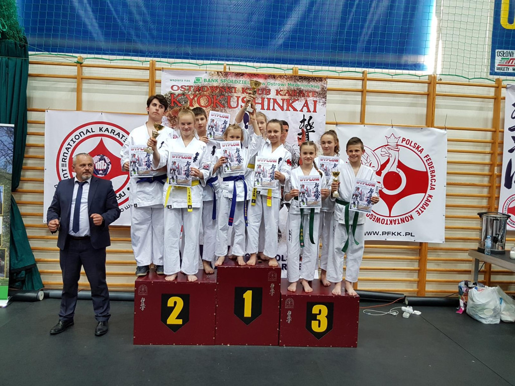 Medale z ostatnich turniejów dla sekcji karate z Niekłania Wielkiego [zdjęcia]