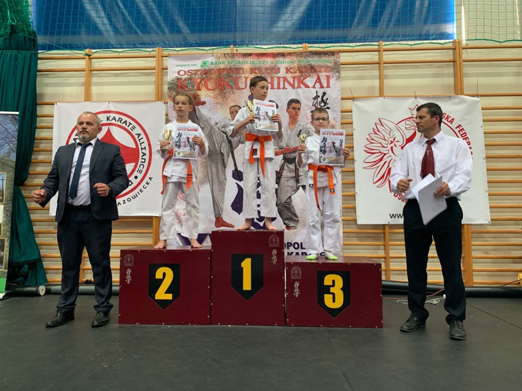 Medale z ostatnich turniejów dla sekcji karate z Niekłania Wielkiego [zdjęcia]