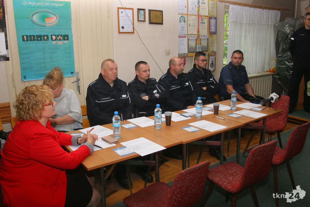 Policjanci debatują o bezpieczeństwie. W Lipie powstanie posterunek? [wideo, zdjęcia]