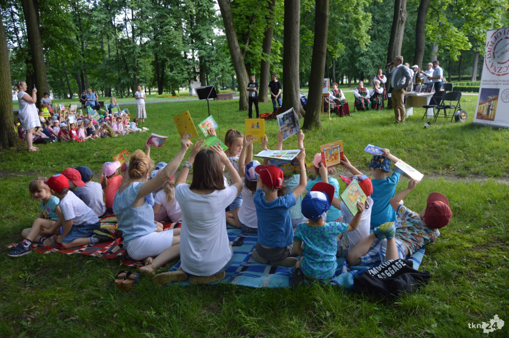 `Jak nie czytam, jak czytam`. Udany happening w klimatach folkloru [zdjęcia, wideo]