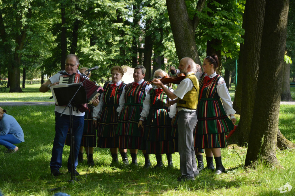 `Jak nie czytam, jak czytam`. Udany happening w klimatach folkloru [zdjęcia, wideo]