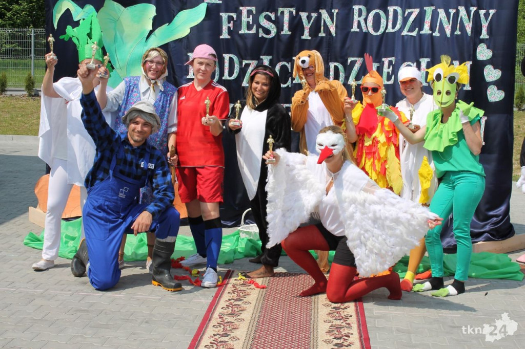 Smyków: Festyn przy przedszkolu i poświęcenie budynku [wideo, zdjęcia]
