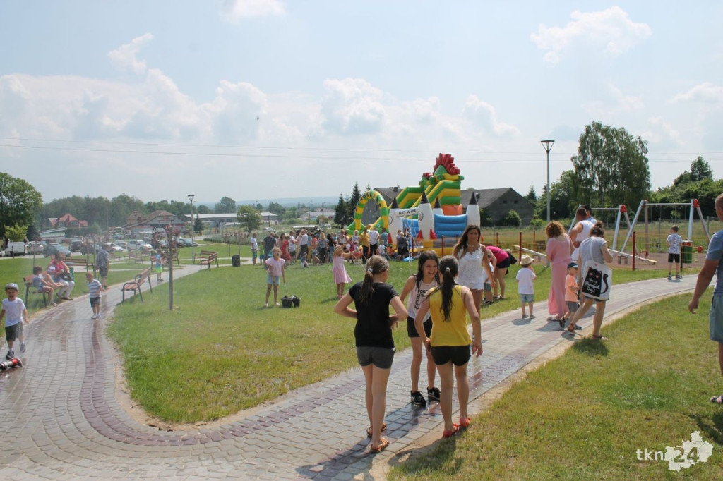 Smyków: Festyn przy przedszkolu i poświęcenie budynku [wideo, zdjęcia]