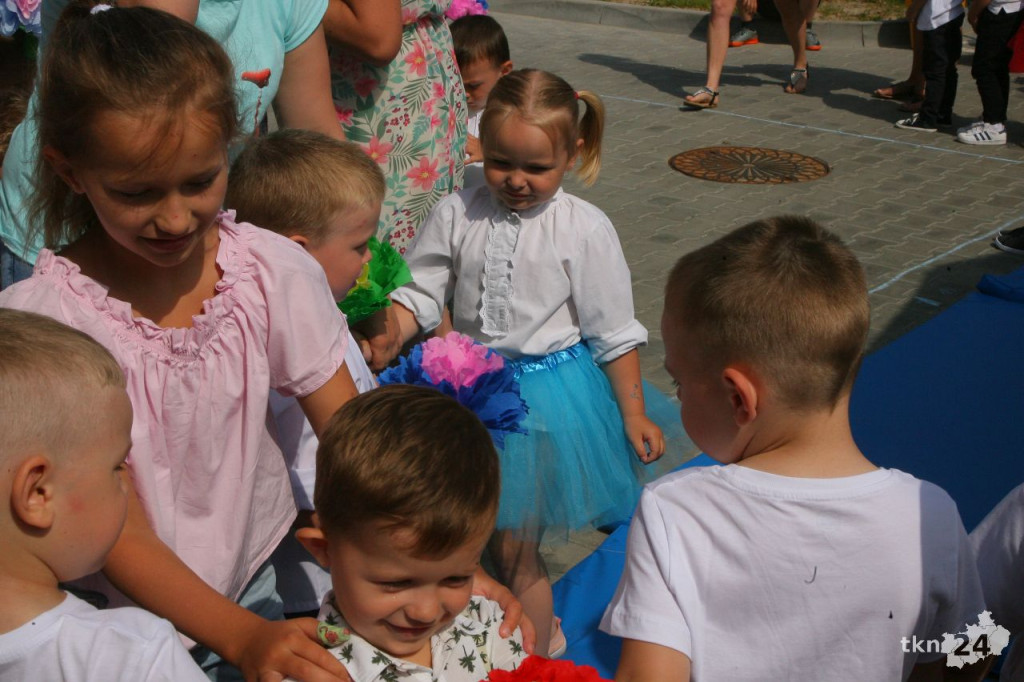 Smyków: Festyn przy przedszkolu i poświęcenie budynku [wideo, zdjęcia]