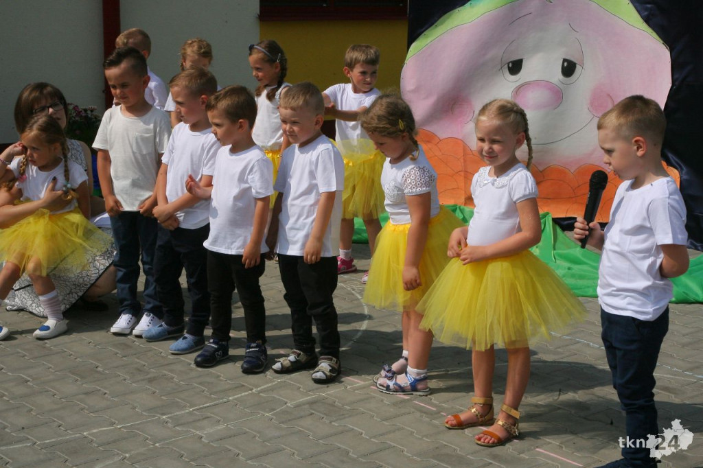 Smyków: Festyn przy przedszkolu i poświęcenie budynku [wideo, zdjęcia]