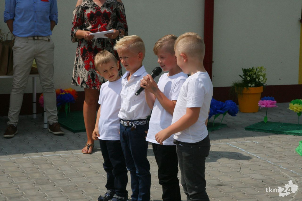 Smyków: Festyn przy przedszkolu i poświęcenie budynku [wideo, zdjęcia]