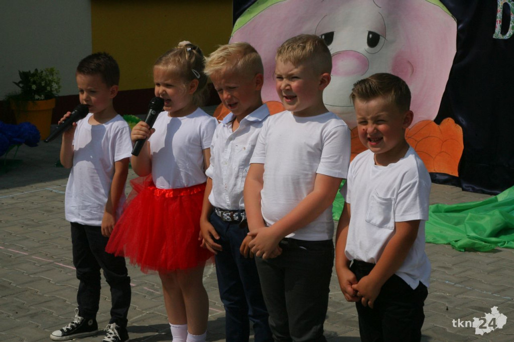 Smyków: Festyn przy przedszkolu i poświęcenie budynku [wideo, zdjęcia]