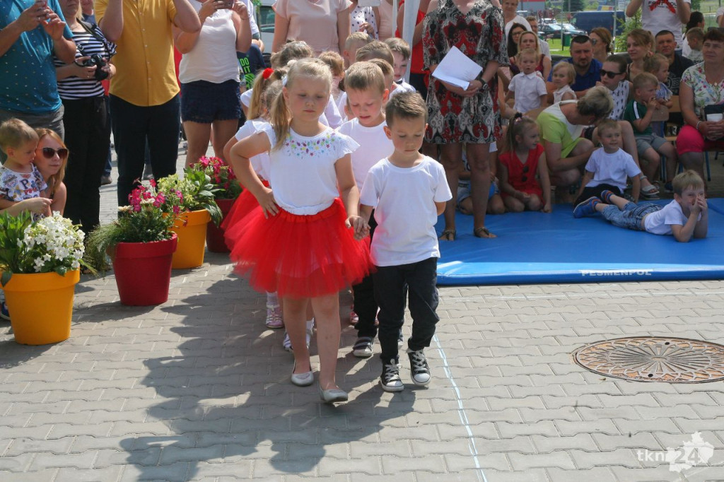 Smyków: Festyn przy przedszkolu i poświęcenie budynku [wideo, zdjęcia]