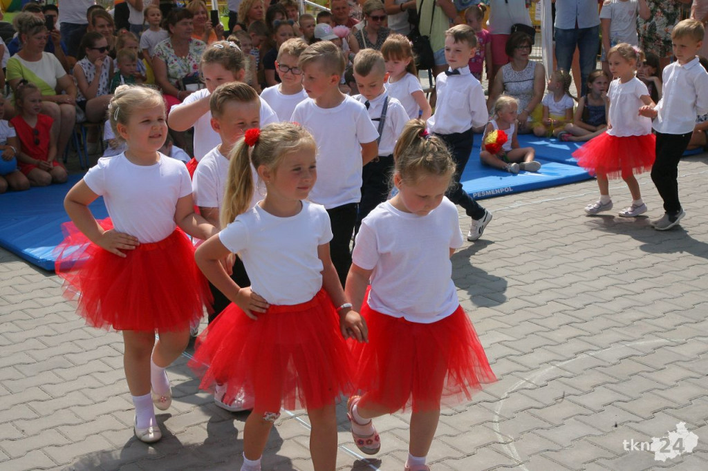 Smyków: Festyn przy przedszkolu i poświęcenie budynku [wideo, zdjęcia]
