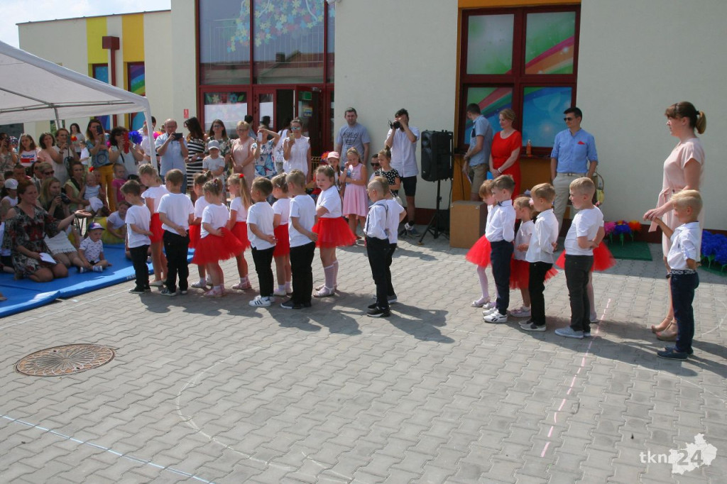 Smyków: Festyn przy przedszkolu i poświęcenie budynku [wideo, zdjęcia]