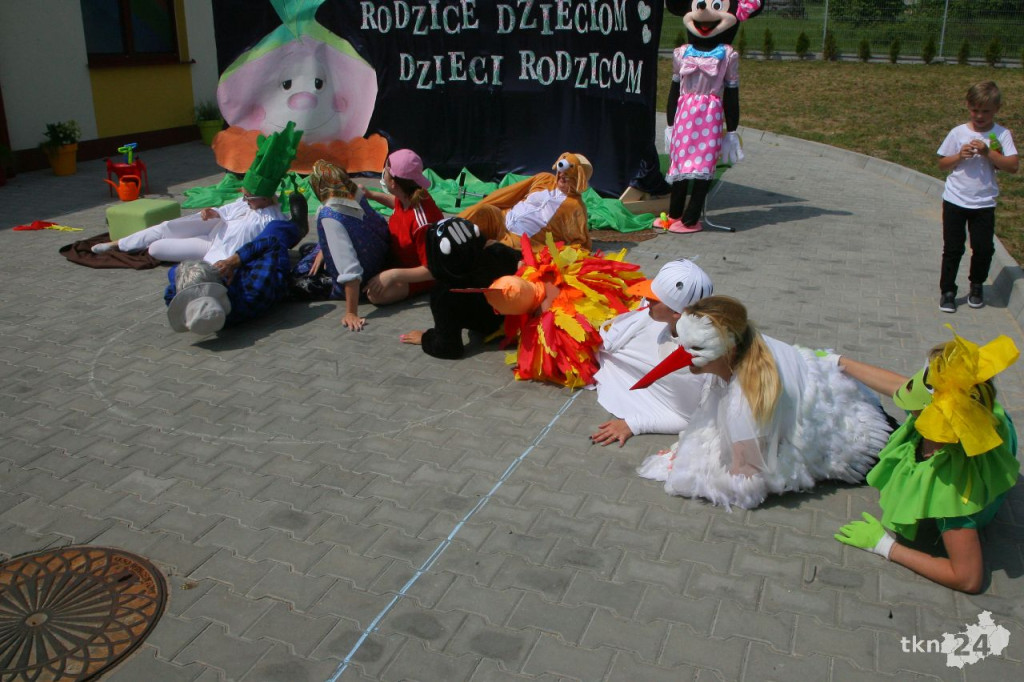 Smyków: Festyn przy przedszkolu i poświęcenie budynku [wideo, zdjęcia]