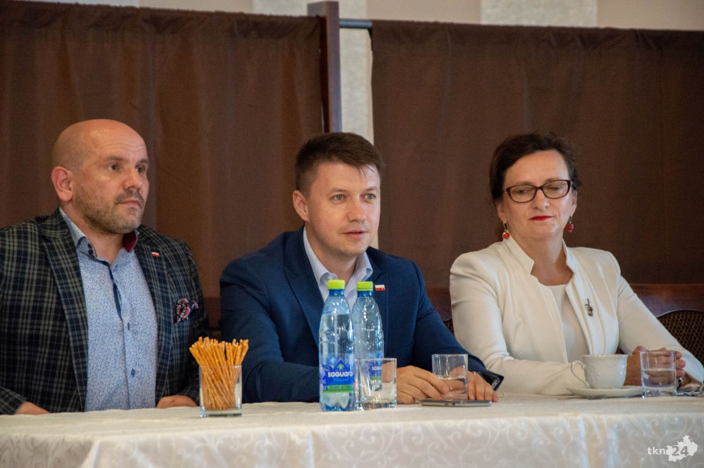 Konwencja Prawych i Solidarnych z mocnym poparciem władz! [wideo, zdjęcia]