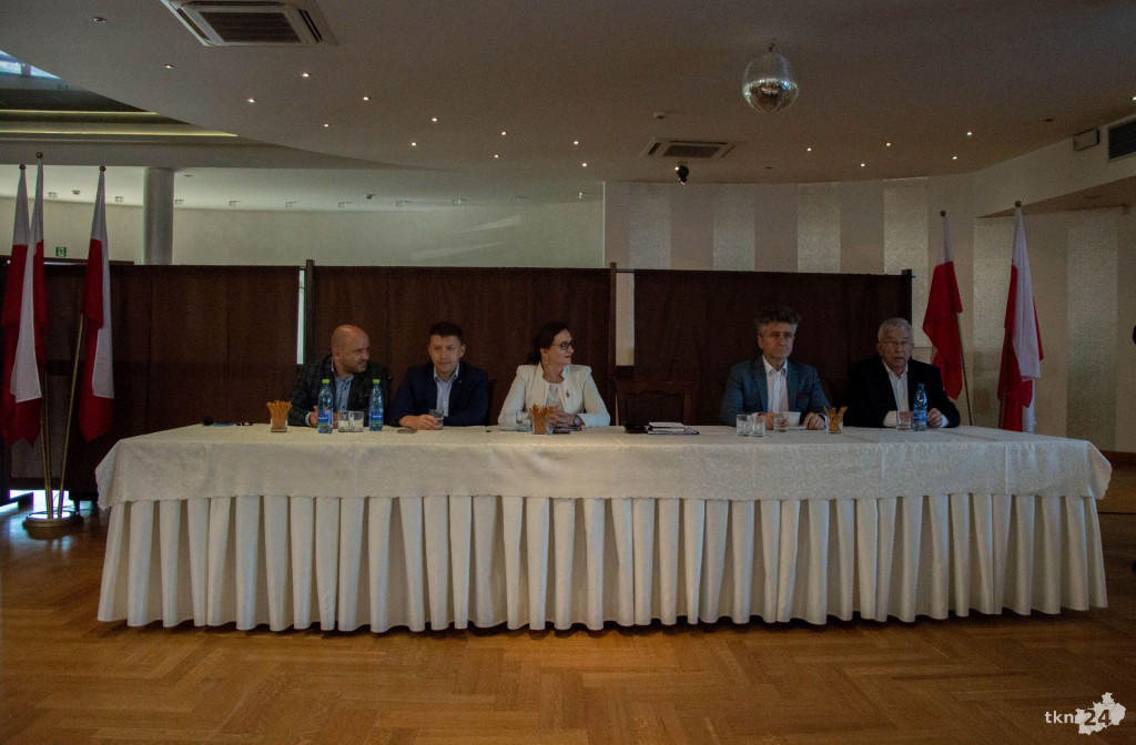 Konwencja Prawych i Solidarnych z mocnym poparciem władz! [wideo, zdjęcia]