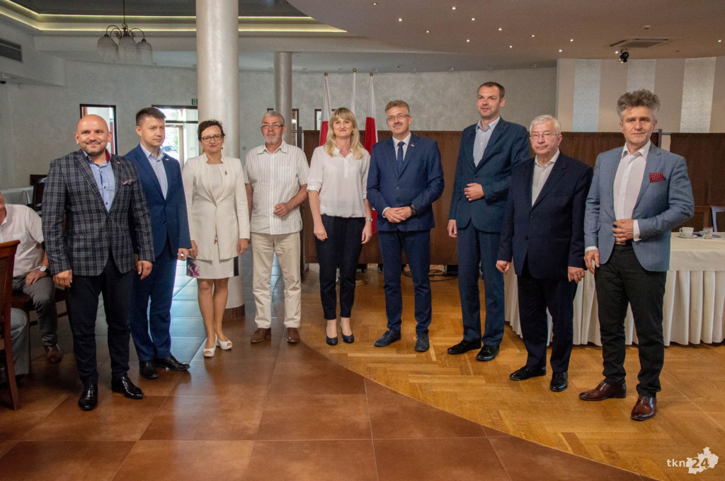 Konwencja Prawych i Solidarnych z mocnym poparciem władz! [wideo, zdjęcia]