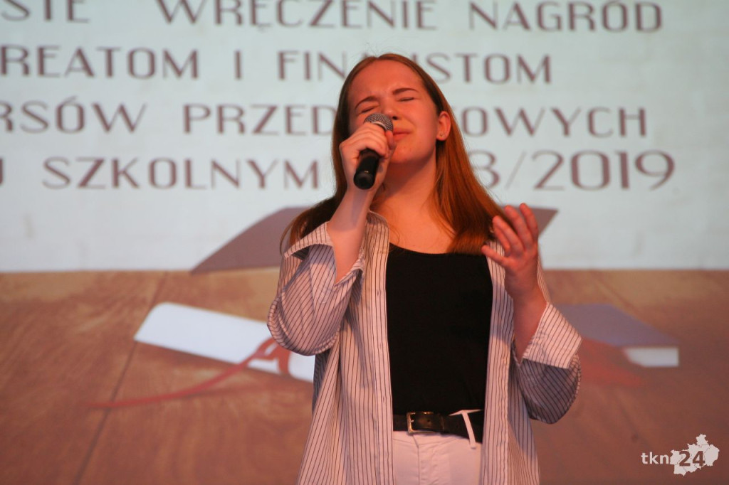 Poznajcie wybitnych uczniów z gminy Końskie! W środę zostali nagrodzeni! [wideo, zdjęcia]