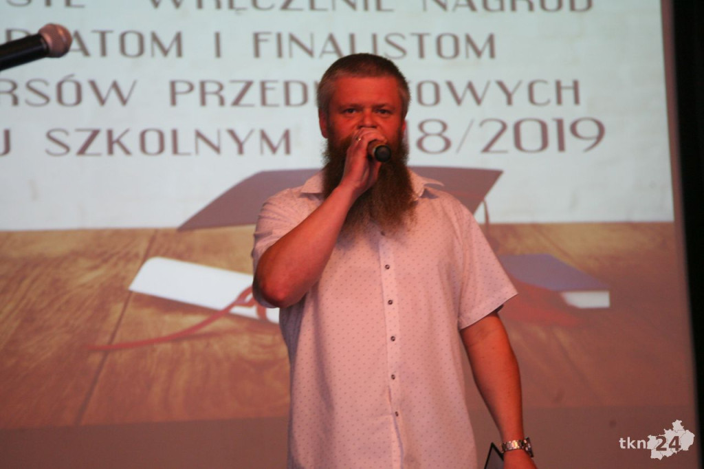 Poznajcie wybitnych uczniów z gminy Końskie! W środę zostali nagrodzeni! [wideo, zdjęcia]