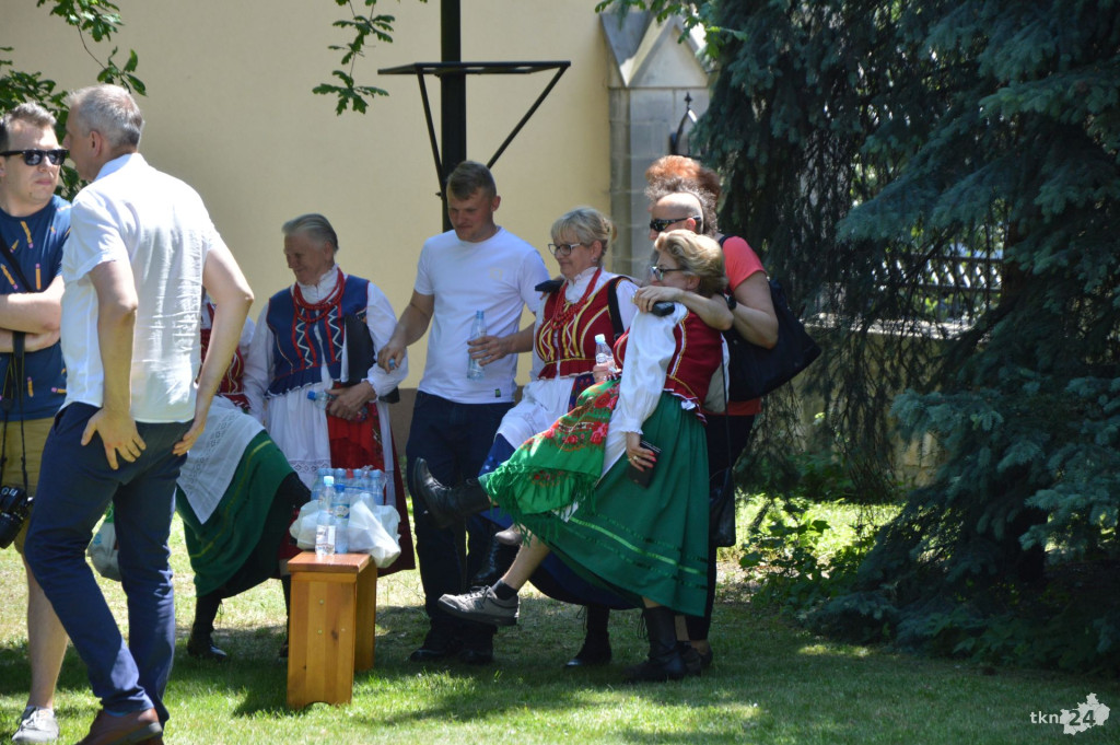 Folklor zagościł na Kaziukach Koneckich! [wideo]