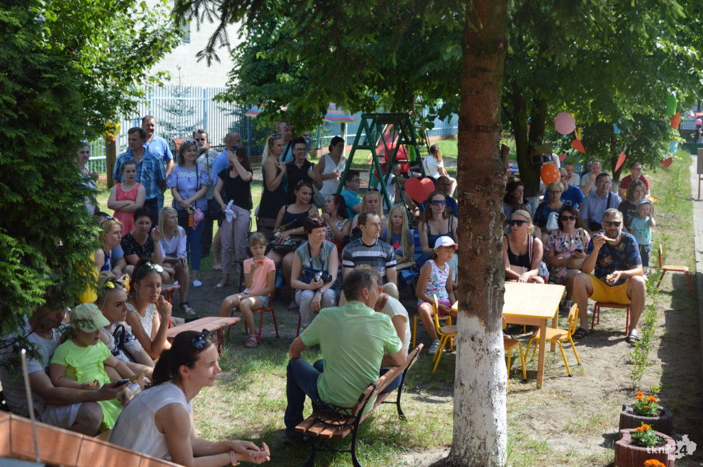 Kolorowy piknik rodzinny w Przedszkolu nr 1 [zdjęcia]