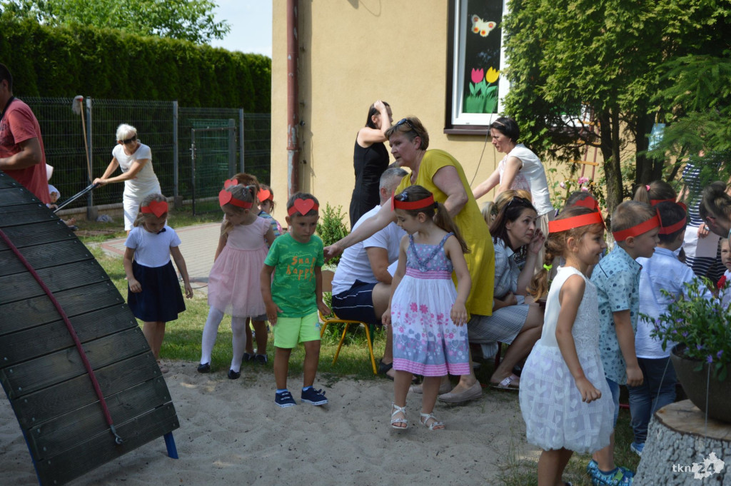 Kolorowy piknik rodzinny w Przedszkolu nr 1 [zdjęcia]
