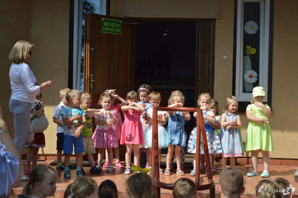 Kolorowy piknik rodzinny w Przedszkolu nr 1 [zdjęcia]