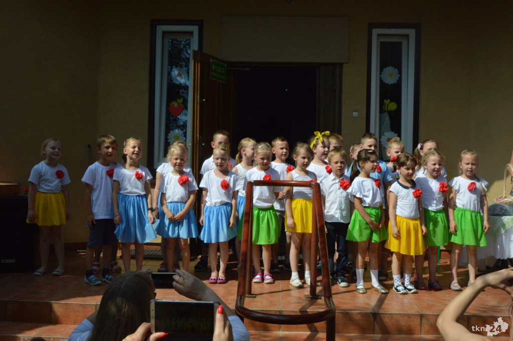 Kolorowy piknik rodzinny w Przedszkolu nr 1 [zdjęcia]